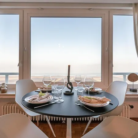 Cosy Studio With Front Sea View Apartment *