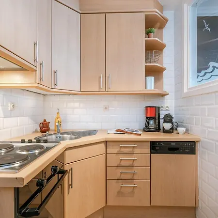 Cosy Studio With Front Sea View Apartment *