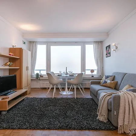 Cosy Studio With Front Sea View