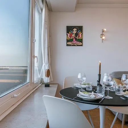Cosy Studio With Front Sea View Apartment *