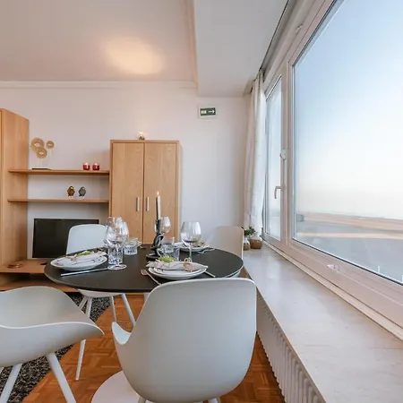 Cosy Studio With Front Sea View